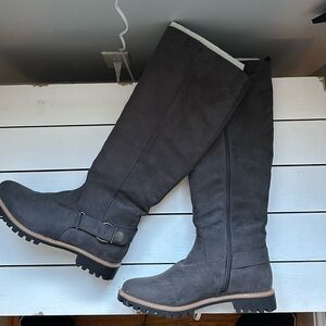 Women’s Tall Gray Boots - Size 10